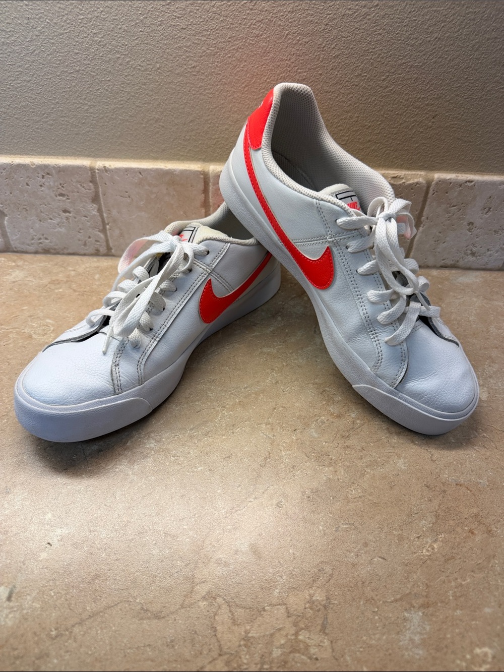 Nike Women’s 9.5 Shoes